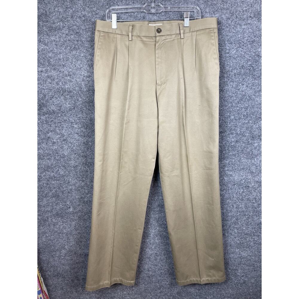 Dockers Flat Front Classic Fit Men’s size 34x32 Chino Pants
